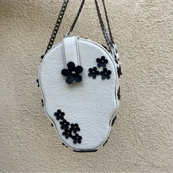 Mary Frances White and Red Floral Crossbody Bag - Picture 2 of 9